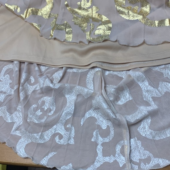 Frank Lyman Elegant Gold and Cream Halter Dress, Lined, Stretch - Picture 10 of 13